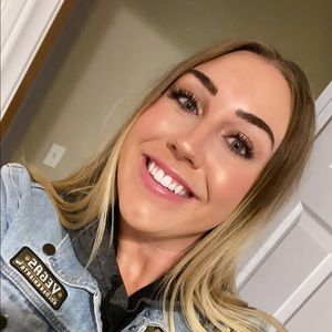 Meet your Posher, Stefanie